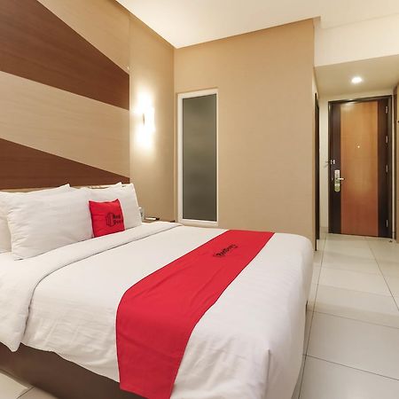 Reddoorz Near Roxy Hotel Джакарта Екстериор снимка