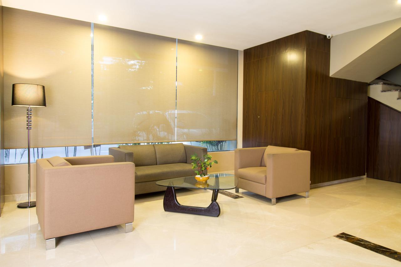 Reddoorz Near Roxy Hotel Джакарта Екстериор снимка