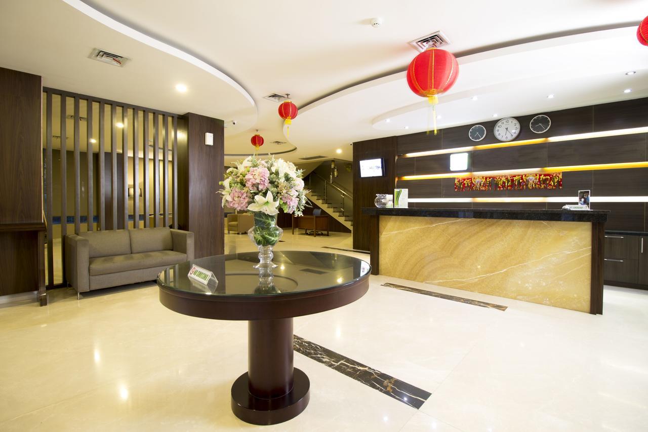 Reddoorz Near Roxy Hotel Джакарта Екстериор снимка